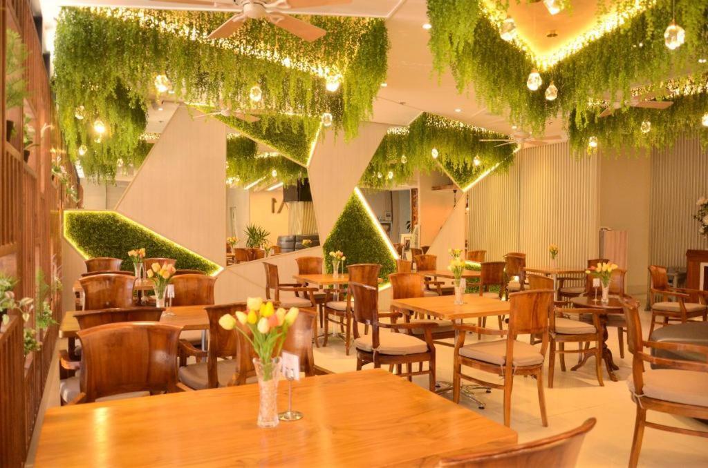 באגויו Aura One Hotel מראה חיצוני תמונה