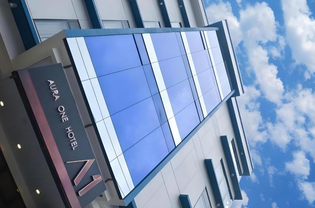 באגויו Aura One Hotel מראה חיצוני תמונה